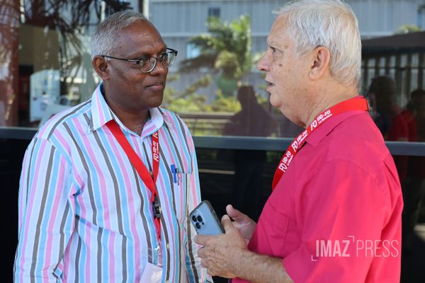 Eric Marguerite (à droite) passe la main à Jean-Paul Paquiry (à gauche) à la tête de FO Réunion.