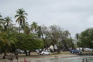 Des Vestiges Amérindiens Sur La Plage De Roseau Guadeloupe