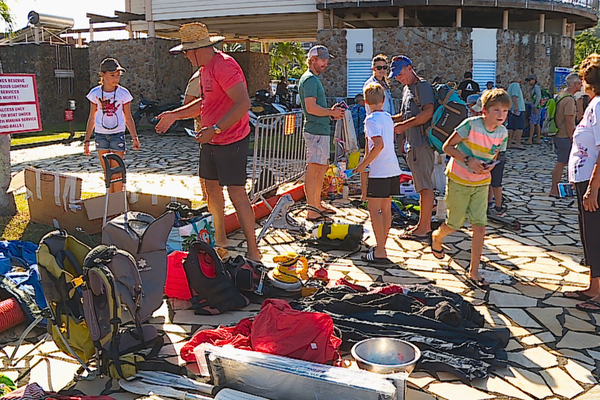 Marché aux puces à la Marina Taina, 18 juin 2023.