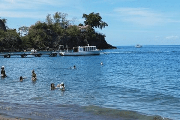 Plage de Malendure, à Bouillante.