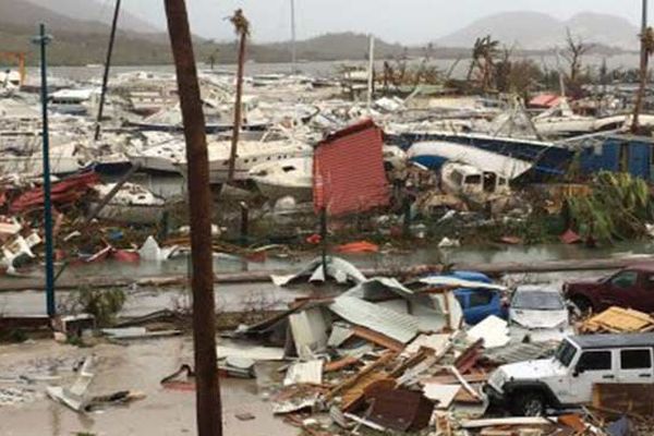 L Ouragan Irma Provoque Des Morts Et Des Blesses A Saint Martin Et Saint Ba