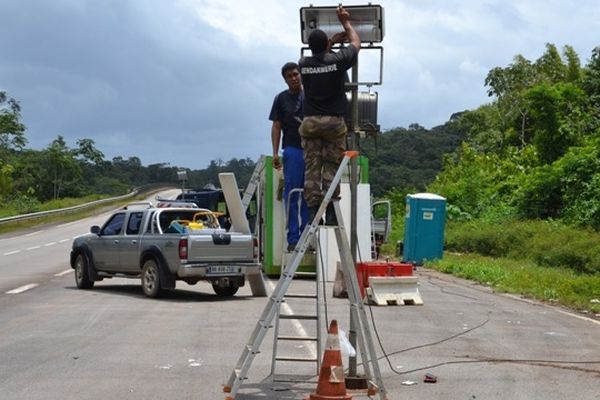 Installation de l'éclairage hallogène