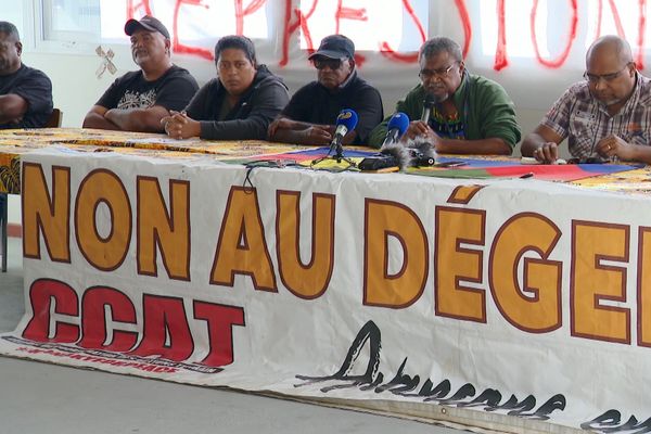 Conférence de presse de la CCAT le 25 juin 2024, à la maison commune de La Conception, au Mont-Dore.