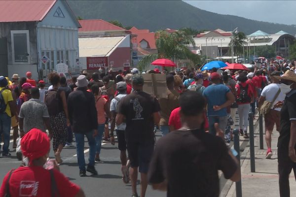 Manif contre le pass sanitaire et obligation vaccinale Basse-Terre