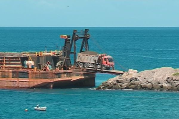 Convoyage camions par la mer