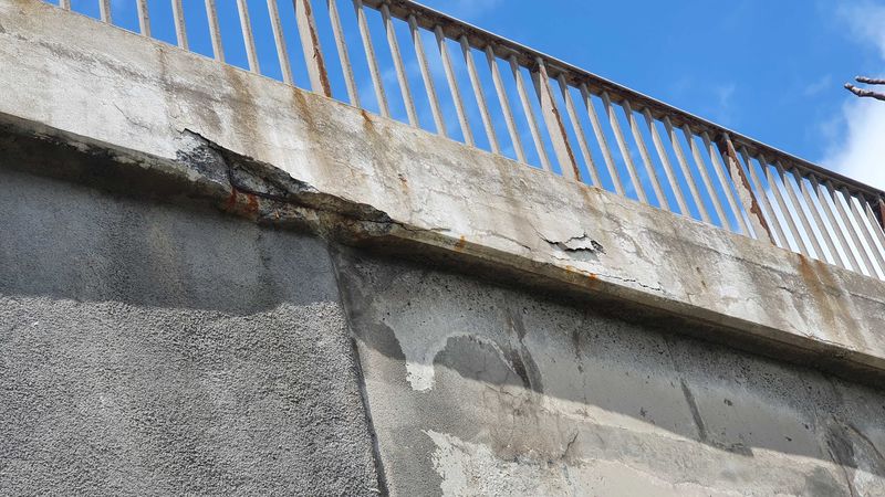 Saint-Denis : Le Pont Du Boulevard De L'Océan S'effrite, La Voie Fermée ...