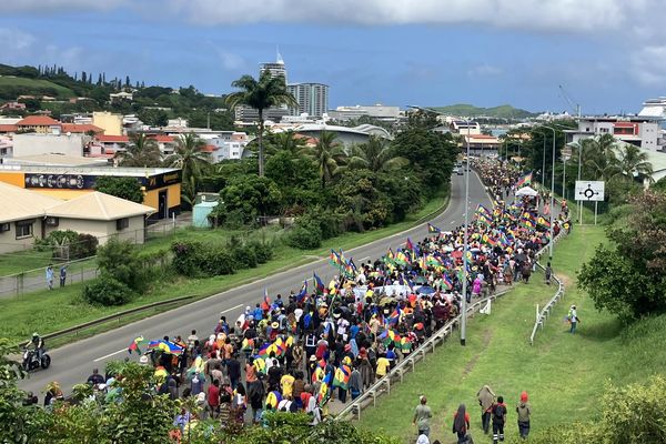 Marche de la CCAT depuis Montravel vers le centre-ville de Nouméa.