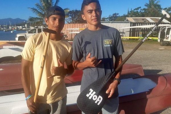 Les jeunes rameurs Taaroa Pani et Kaimana Bastien