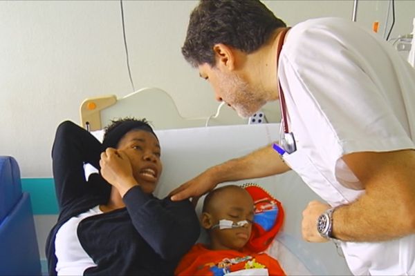 Maman et son fils à l'hôpital