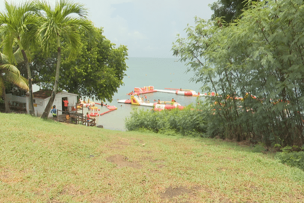 Le parc aquatique Maya Beach de Sainte-Anne.