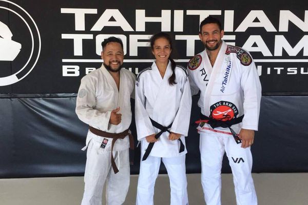 Entrainement de Jiu Jitsu pour les candidates à Miss Tahiti, avec Dany Gérard