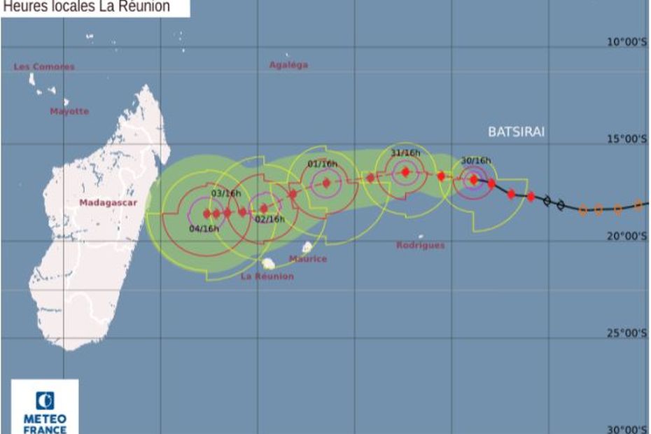 Batsirai: La Réunion passe en pré-alerte cyclonique