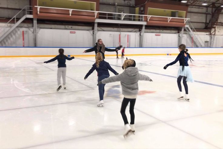 Les Jeunes Patineuses Artistiques Préparent Leur Gala De Fin De Saison - Sa