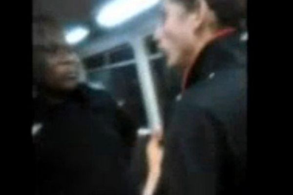 attaque raciste train Australie