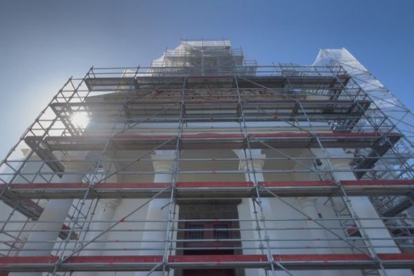 La Cathédrale de Saint-Denis en rénovation.