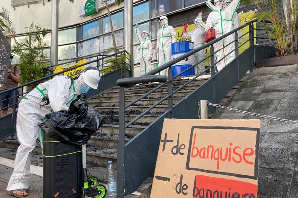 Extinction Rebellion, Attac et Greenpeace, ont organisé une action de désobéissance civile ce matin à Saint-Denis