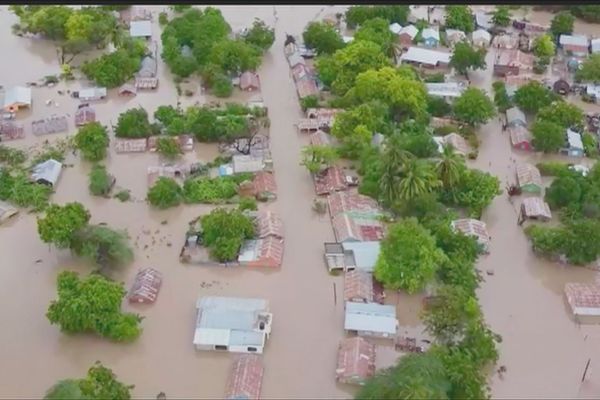 Survol des régions inondées en Haïti.