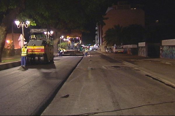 Les entreprises du BTP à pied d'oeuvre entre 19h et 5h du matin pour le bitumage de la route 