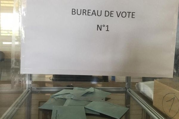 Bureau de vote à Maripasoula