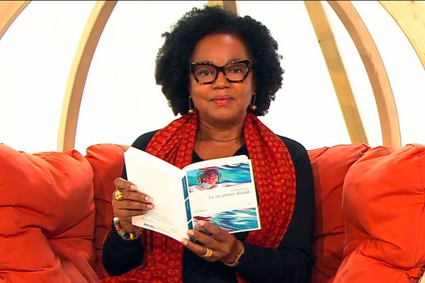 Gisèle Pineau est l'invitée d'À la 1ère page pour son livre "La vie privée d'oubli"