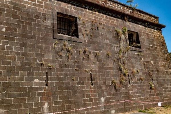 Le fortin de la Redoute Bourbon est un des plus anciens édifices militaires de La Réunion. 