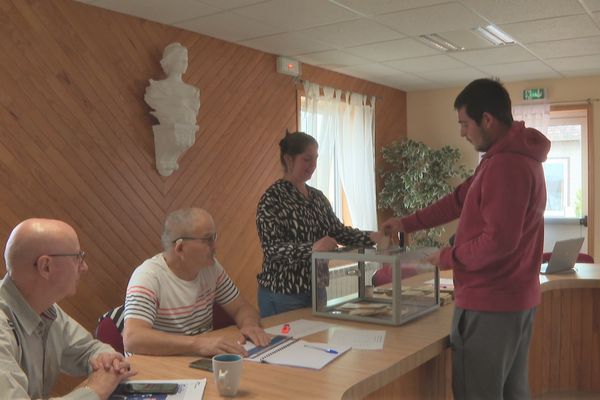 Le bureau de vote de Miquelon lors des élections Européennes le 8 juin 2024.