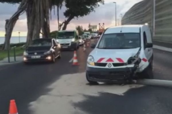 Accident front de mer de Saint-Denis