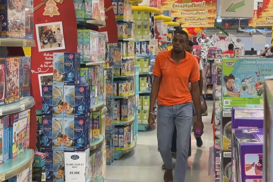 Noël, période cruciale pour les magasins de jouets et les grandes surfaces  - France Bleu