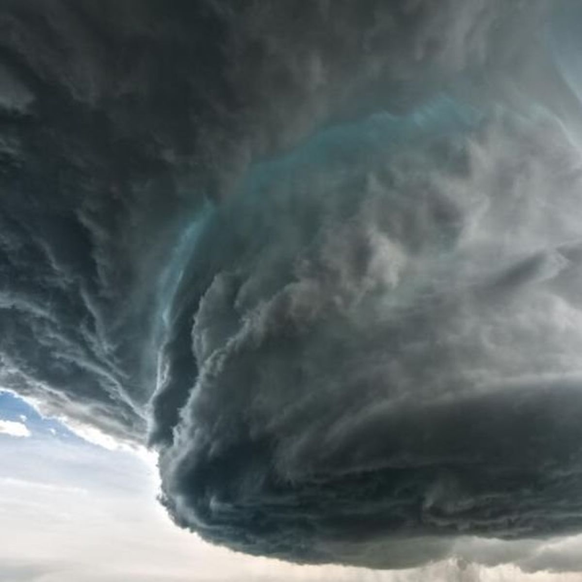 La Spectaculaire Formation D Une Tornade Aux Etats Unis Reunion La 1ere