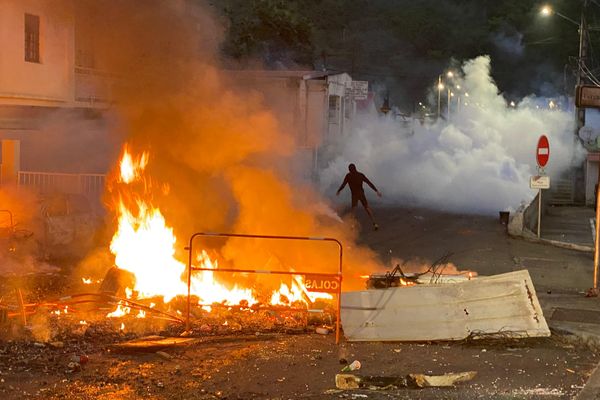 Violences urbaines / incendies / affrontements / exactions / délinquance