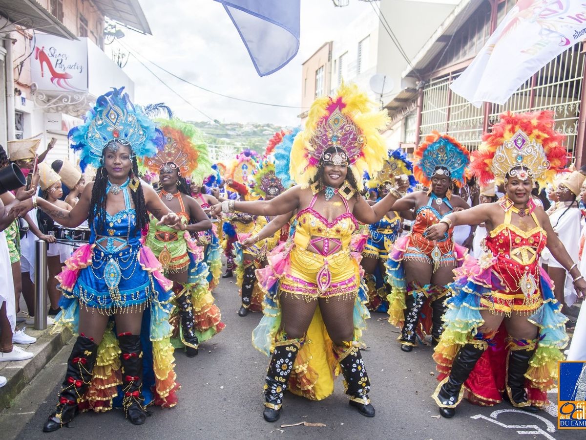 Le carnaval 2024 démarre au Lamentin en Martinique, avec une première  grande parade - Martinique la 1ère