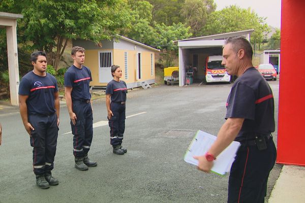 Prise de service, avant 24 heures de garde, au Centre de secours de Dumbéa