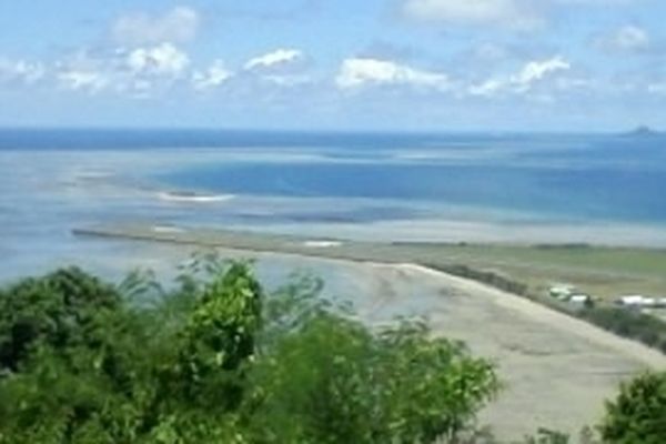  la Piste actuelle de l'aéroport de Pamandzi, Mayotte. 