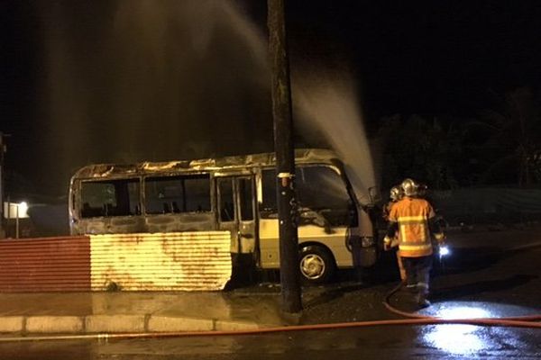 bus incendié