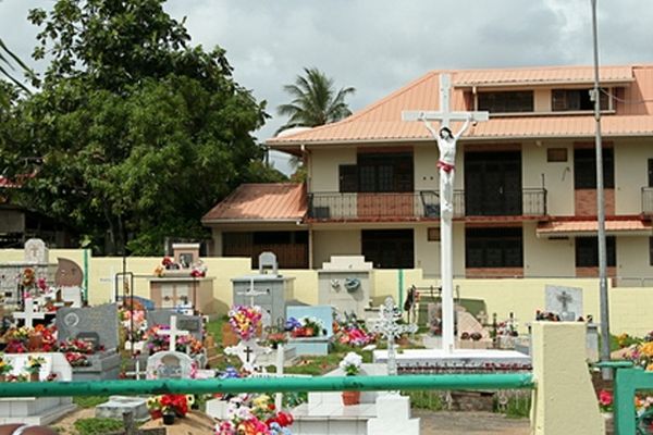 Le cimetière saturé de Cayenne