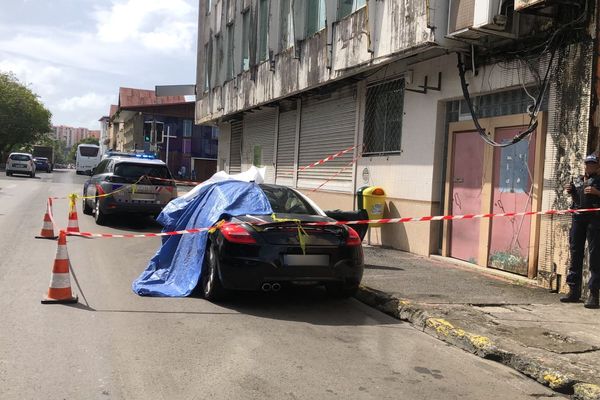 Une femme retrouvée morte dans une voiture dans le centre-ville de Fort-de-France.