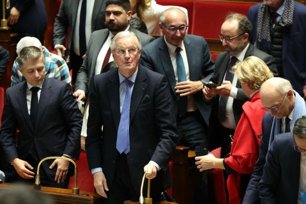 Une motion de censure renverse le gouvernement Michel Barnier le 4 décembre 2024