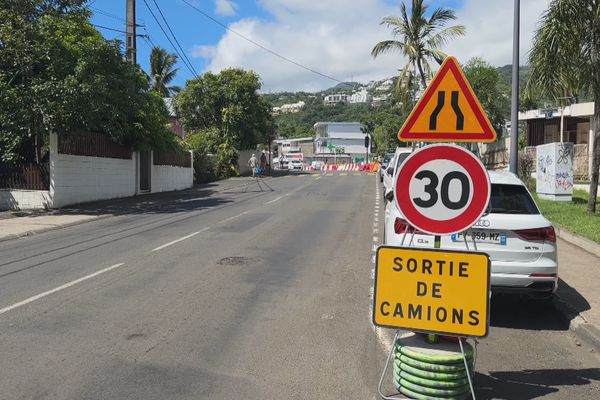 Le pont de la Providence en travaux, une circulation en alternat dès ce jeudi 21 mars, à Saint-Denis.