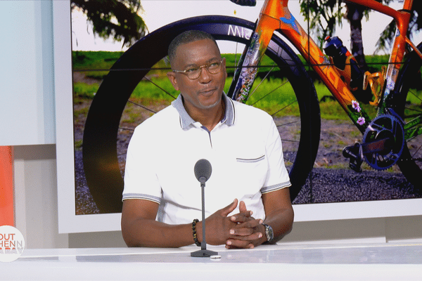 Jean-Yves Thiver dans le premier n° de Kout chenn ka bay pour le Tour de Guyane 2024