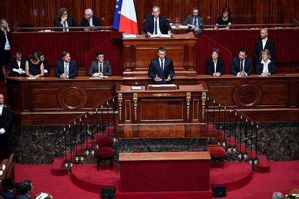 Macron confirme une "conférence des territoires" pour davantage de décentralisation