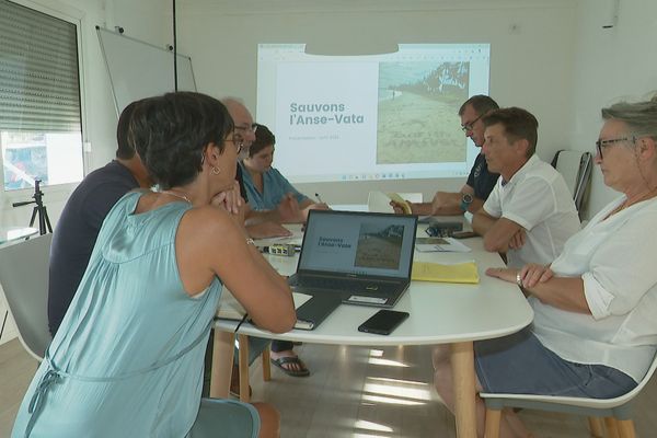 Près de 6000 personnes se sont abonnées au groupe Facebook du collectif "Touche pas à ma plage"