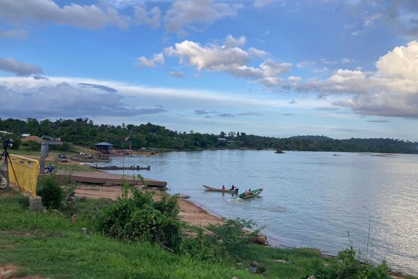 Rive du Maroni asséché à Maripasoula