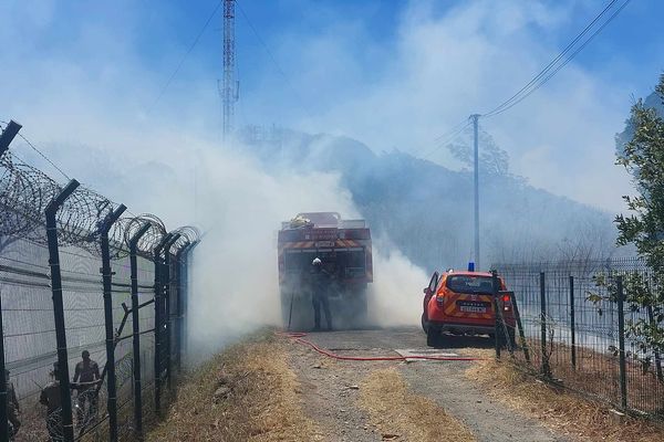 incendie derrière le haut commissariat