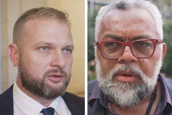 Les députés Nicolas Metzdorf et Emmanuel Tjibaou à la sortie de l'Assemblée nationale mardi 1er octobre.