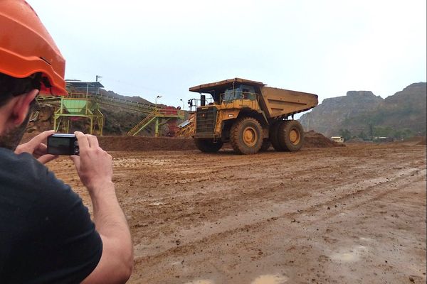 Le temps pluvieux de samedi n'a pas empêché les visites guidées à la mine SLN du Plateau.