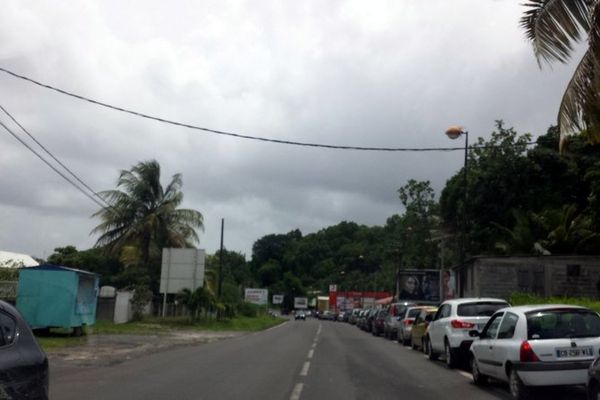 la queue sur la route 