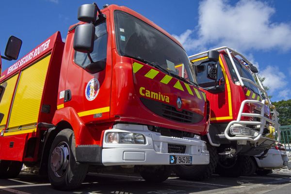 Camions de pompiers à la caserne de Mamoudzou