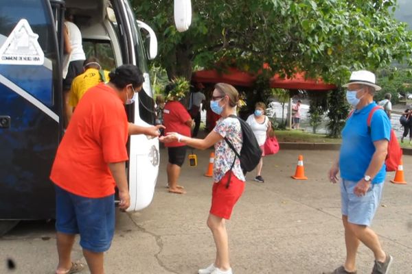 touristes Nuku Hiva 