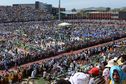 En Papouasie-Nouvelle-Guinée, le pape a présidé une messe devant 35 000 fidèles