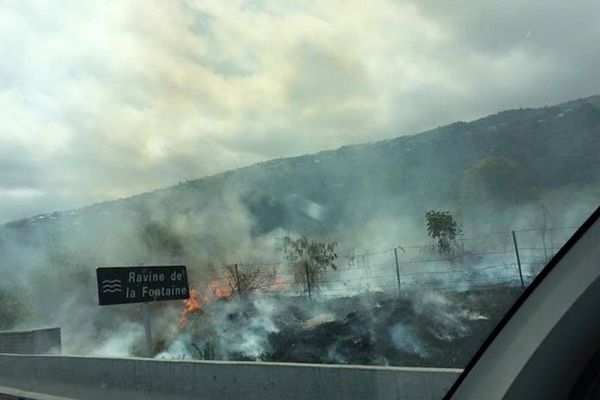 Incendie route Tamarins